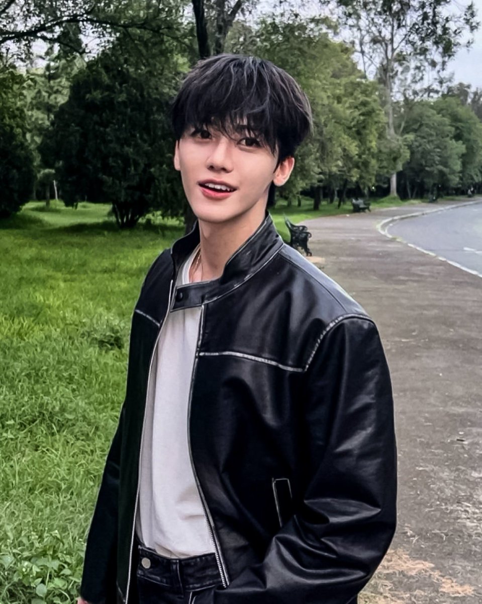 the813Degrees's tweet photo. boyfriend                                  father https://t.co/ZpAl1HbyKx