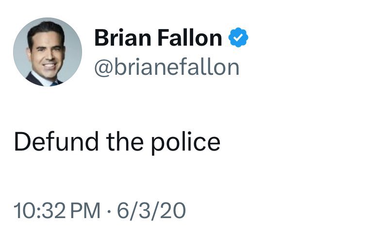 libsoftiktok's tweet photo. Kamala denies that she supports defunding the police.

She previously praised the defund the police movement and her senior advisor supports defunding the police. https://t.co/LkAYIPKnHe