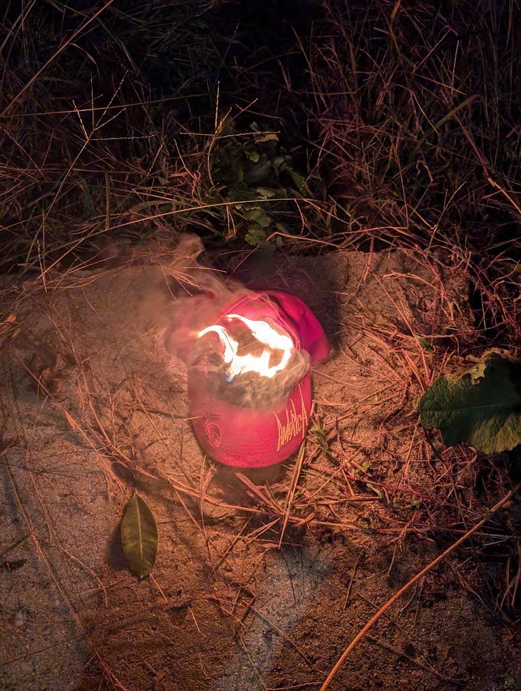 Matteius's tweet image. Trump is a shitbag and sucks at debates.