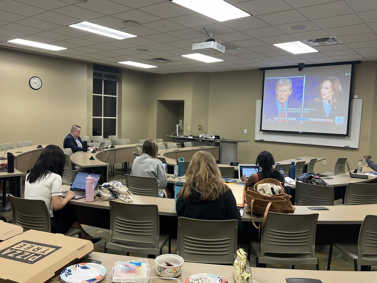 It’s debate night for the Political Communication Institute at Mizzou! Debate watch party and data collection in progress. 😁