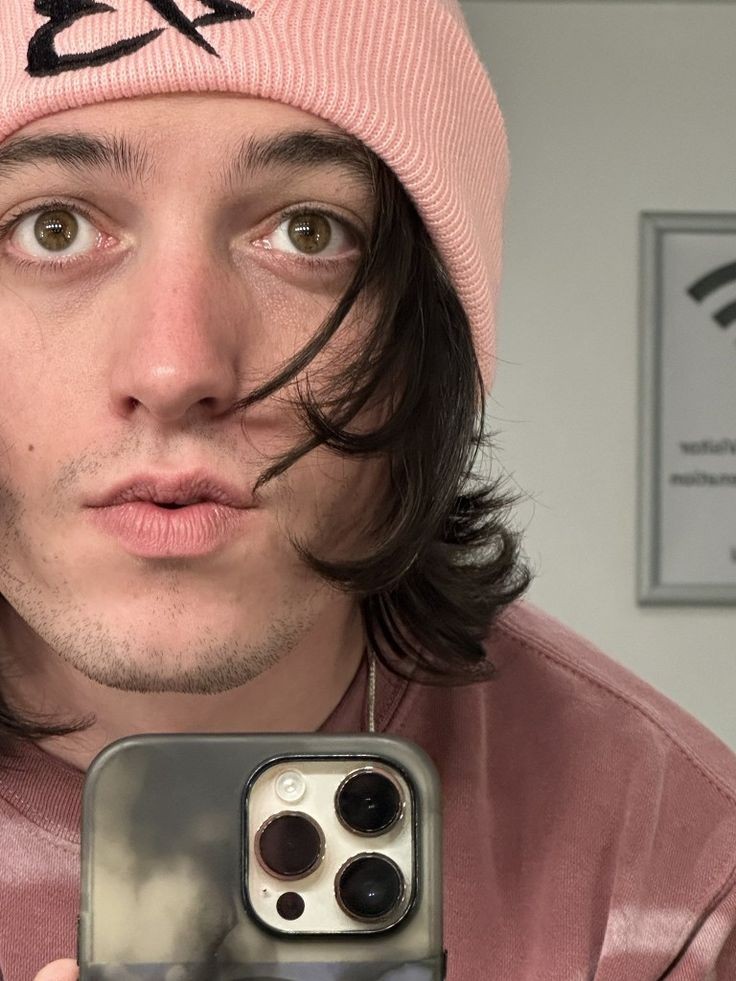 NoletSarah1's tweet photo. 1 month ago YOUR life, our lives changed completely. I just wanted you to know that we are all behind you still to this day and for a very very long time. We miss you terribly. 🥺😞
@juliancomeau #juliancomeau #thisisloveless https://t.co/X5Eyr3jPH1