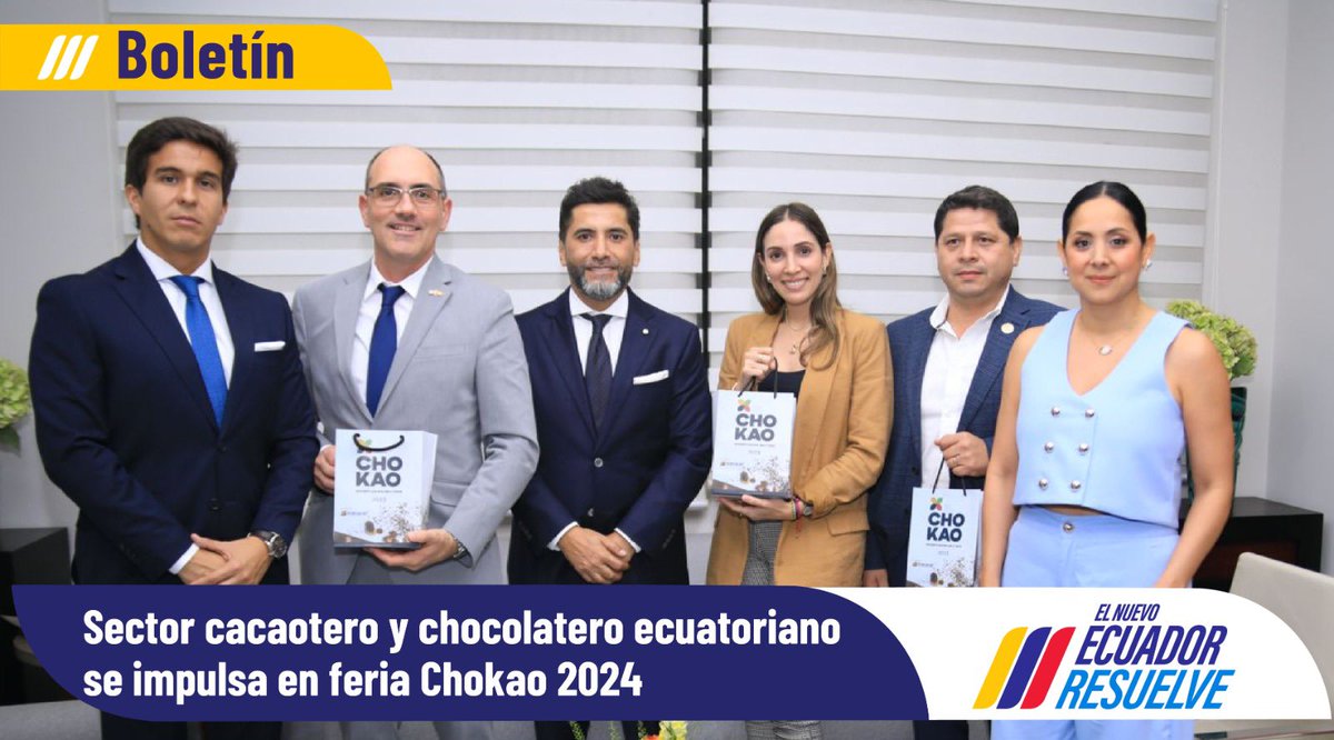 BOLETÍN📋 | Actores de la cadena productiva del cacao y chocolate🍫 se reúnen en la feria <a href="/ChokaoEc/">CHOKAO</a>, inaugurada hoy por la ministra <a href="/SonsolesGOk/">Sonsoles García</a>, un espacio que busca la integración y representación cada eslabón de este sector que dinamiza la economía🇪🇨

🔗goo.su/vrxf5qv