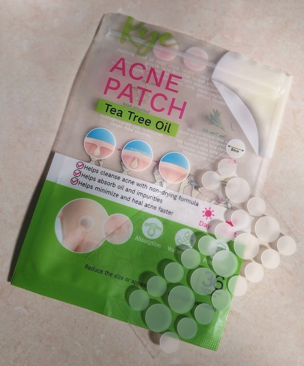 kireiidatte__'s tweet photo. seneng deh nemu two sized acne patch tp murce begini, itungannya jd kyk 1K/patches๐ค
total 36 patch dan punya ukuran 8mm sama 12,5mm bisa day & night
karena jerawat aku suka tipe yg mendem gak bermata, so i need the big one biar perfectly close my acne
#skincarereview #acnepatch https://t.co/j46j2HGzPL