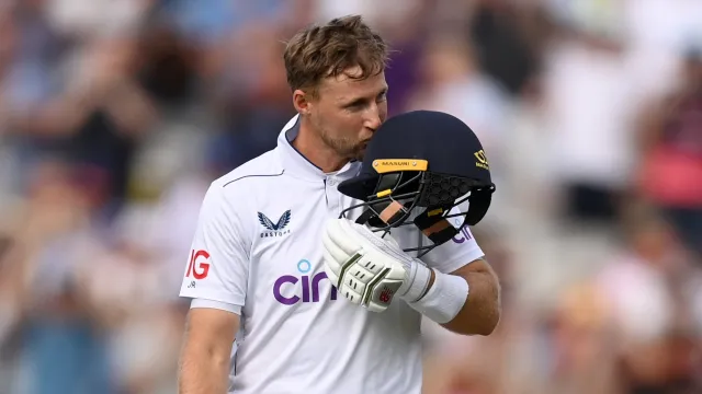 cricketverse_'s tweet photo. Player of the Series Award in Test [Fab 4]

6: Joe Root*
4: Steve Smith 
4: Kane Williamson 
3: Virat Kohli

#T20IWorldCup #T20WC2024 #T20WorldCupFinal #INDvBAN #INDvsBAN #BANvIND #BANvsIND #Cricket #CricketTwitter #IPL2025 https://t.co/mKRrGN06d1