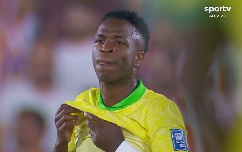 lanzineta's tweet photo. En serio le quieren dar el Balon de Oro a Vinicius JR??? No puedo gambetear al 4 de ¡¡¡LANUS!!! https://t.co/sD9uN5pqNM