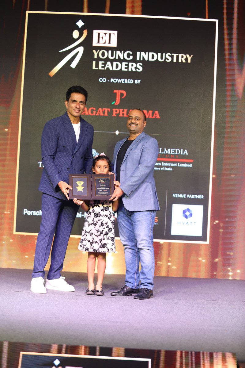 nishant_sinha's tweet image. Thrilled to receive &quot;ET Young Leaders Award&quot; #ETYLA &amp;amp; #ByteLearn being recognized as an #EmergingStartup! 🎉💫 Grateful to my family, wife, cofounder @AdityaSinghal, team &amp;amp; mentors for their unwavering support! 🙏 #EdTech #Leadership #Innovation
