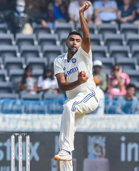 cricketverse_'s tweet photo. Most Test Wickets in India

363: Ravi Ashwin
350: Anil Kumble
265: Harbhajan Singh

#T20IWorldCup #T20WC2024 #T20WorldCupFinal #INDvBAN #INDvsBAN #BANvIND #BANvsIND #Cricket #CricketTwitter #IPL2025 https://t.co/OYSfcwrw57