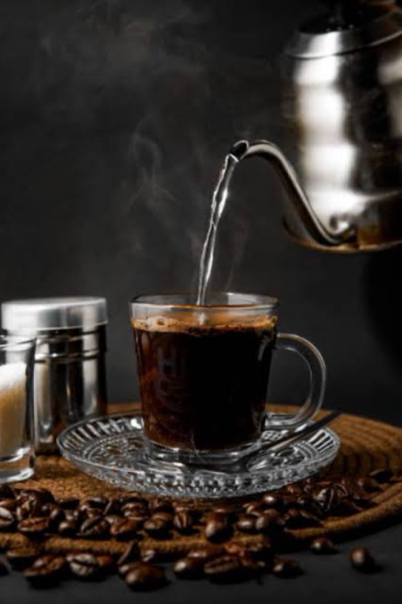 ujjwalabaxi's tweet image. Think twice before having a cup of ☕️ black #coffee on an empty stomach?
Reasons being -
1. Increased acidity
2.Indigestion risk
3.Stomach lining irritation
4.Cortisol spike
5.Heightened anxiety
6.Jitteriness
7.Heartburn potential
8.Nutrient absorption issue
#emptystomach #diet