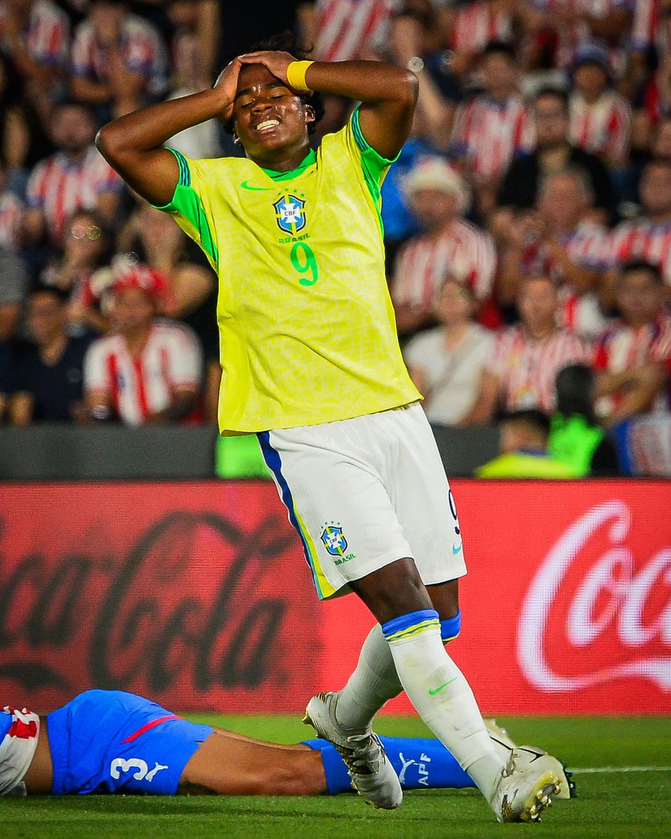 brfootball's tweet photo. Paraguay defeat Brazil for the first time since 2008 😱 https://t.co/QJPAjsvLvR