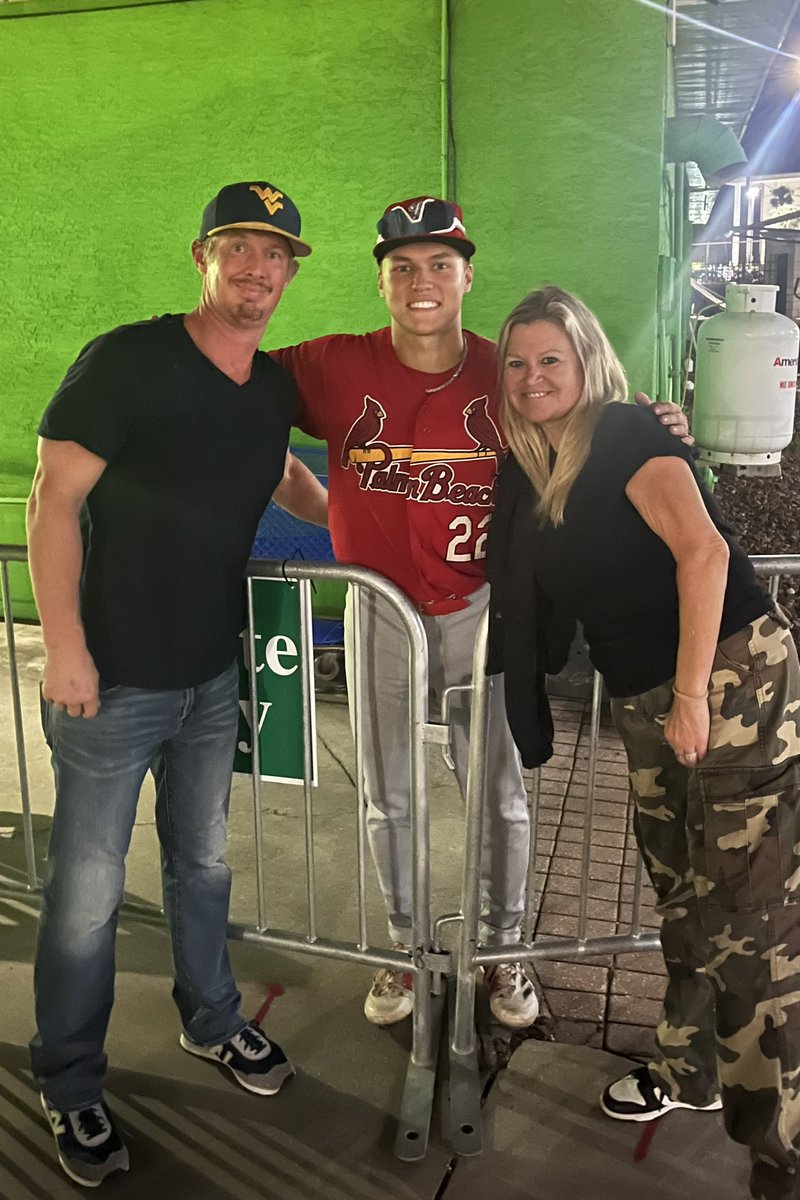 swannuga's tweet image. Amazing way to start off your Birthday with a HR!!! Plus the insane double plays at short!! Love watching you play!! @jj_wetherholt