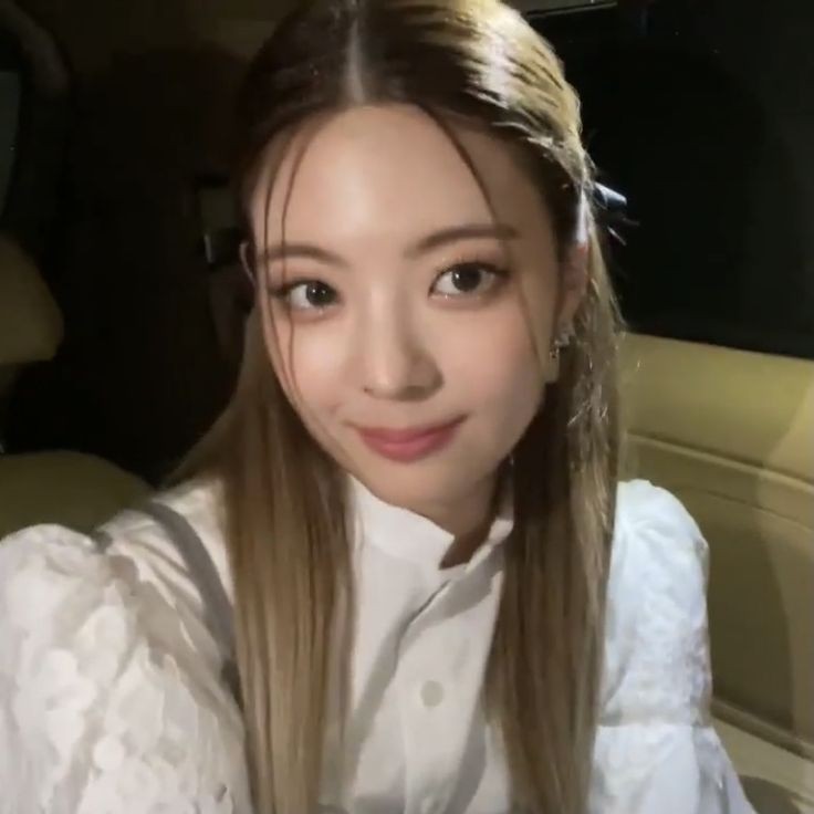 mainechae's tweet photo. ୨୧ looking for moots ! D27
[ #stantwt — #kpoptwt ]

- she / her
- nearly 20
- capricorn
- restarting 
- any fandom

♡ / ↻ to be mutual, thanks ! https://t.co/m6BbNOtxRs