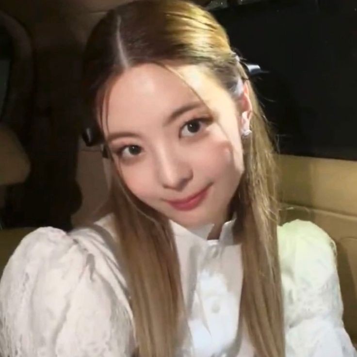 mainechae's tweet photo. ୨୧ looking for moots ! D27
[ #stantwt — #kpoptwt ]

- she / her
- nearly 20
- capricorn
- restarting 
- any fandom

♡ / ↻ to be mutual, thanks ! https://t.co/m6BbNOtxRs