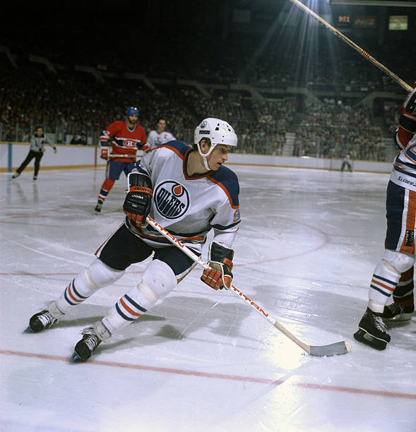 hockey_samurai's tweet image. &quot;People talk about skating, puck handling and shooting, but the whole sport is angles and caroms, forgetting the straight direction the puck is going, calculating where it will be directed, factoring in all the interruptions. Basically, my whole game is angles.&quot;

- Wayne Gretzky