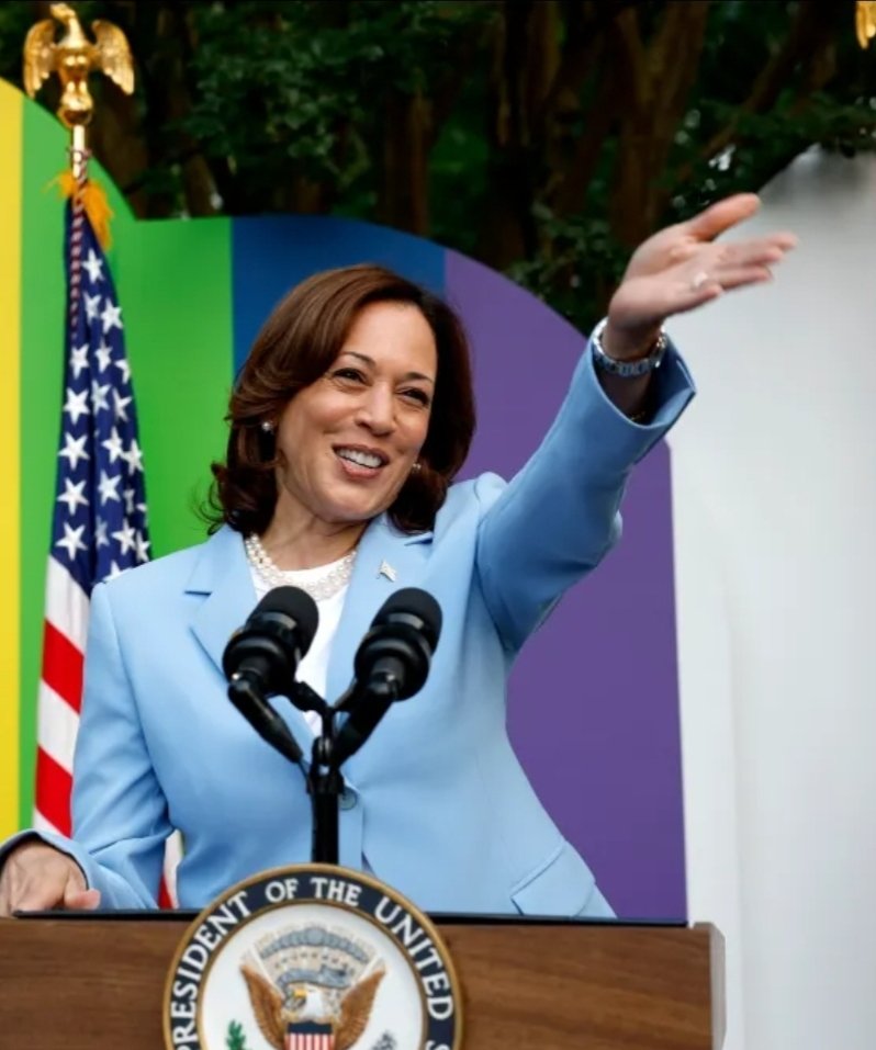 Raise your hand and RT if you watched the debate and agree that #KamalaWonBigly! 🤚