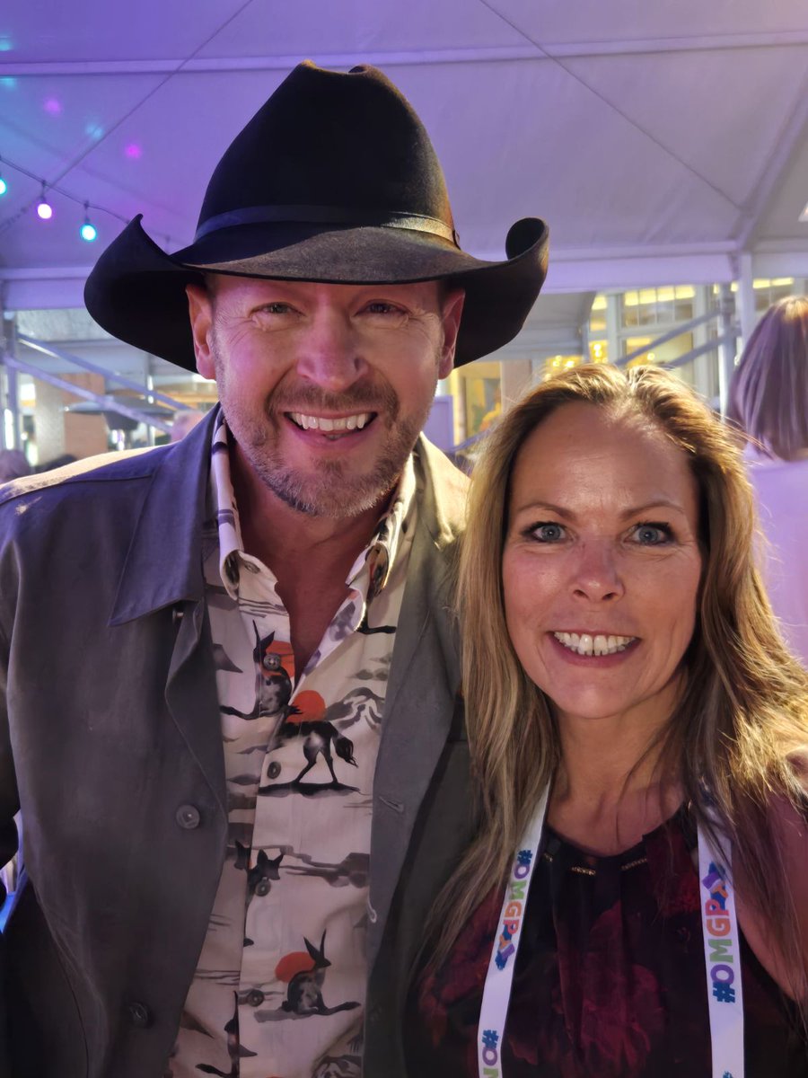 TheRealKeean's tweet photo. Name a more iconic convoy duo. I'll wait.
Found @paulbrandt and @LichTamara both at @WBrettWilson's annual #OMGP garden party! https://t.co/Nw9ZDvKto7
