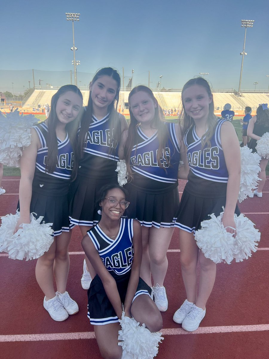 The best way to spend a Tuesday night- cheering on the Eagles! 🏈💙
