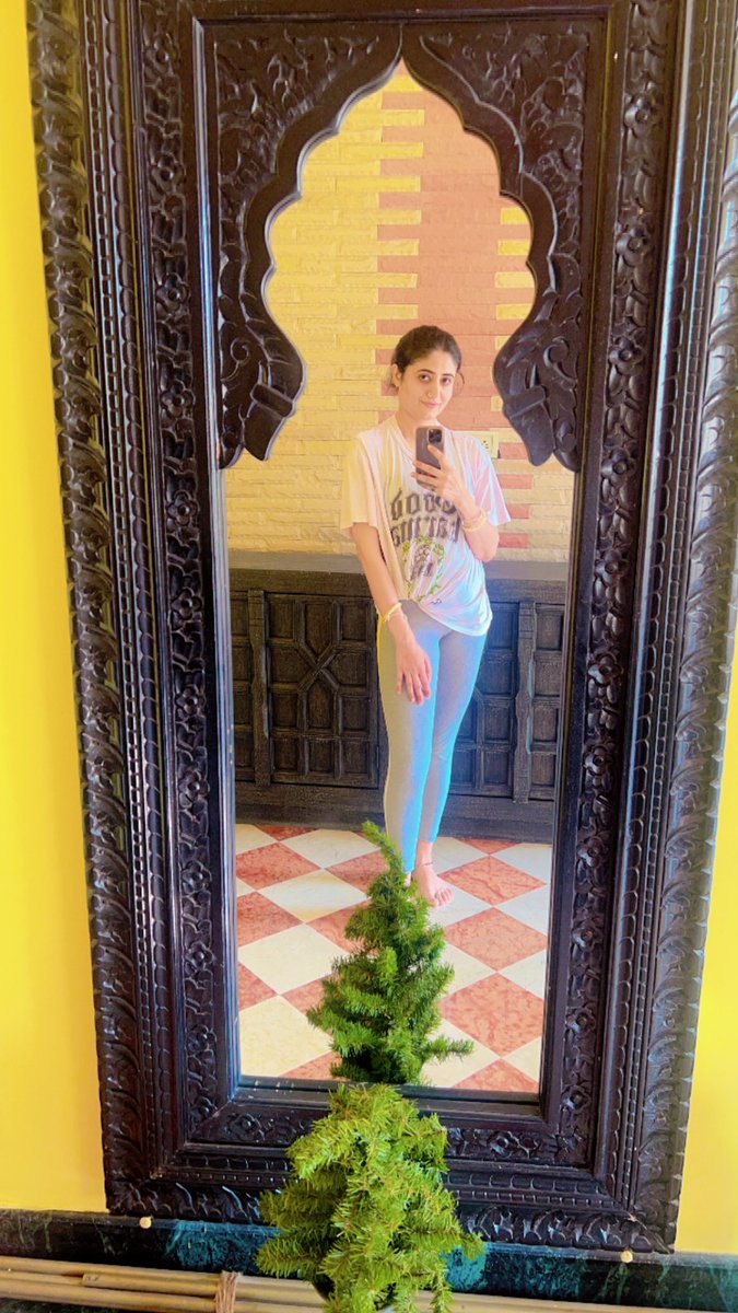 kulgauravi's tweet image. Midweek hustle: Crushed my Wednesday workout! 💪🏽 
Powering through the sweat, pushing limits, and feeling stronger every rep. Remember, progress isn’t overnight, it’s in the grind. Let’s go! 🔥 

#KonvowithKulsa #WorkoutWednesday #StrengthInProgress #KeepMoving