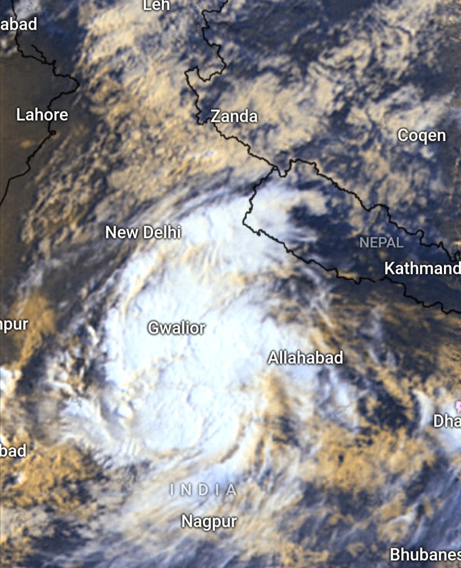 WML currently lies over #Madhyapradesh.

Satellite imagery showing Upper level trough has start interacting with this system. 

With Increase in upper level divergence and polward outflow, This system will again intensify into a depression and will move towards west UP.

#Monsoon