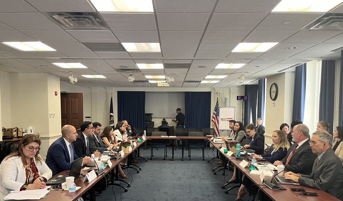 PARAGUAYinUSA's tweet photo. 1- Hoy se inició la reunión técnica de la tercera reunión del Consejo Bilateral del TIFA entre Paraguay y Estados Unidos, en la sede de la Oficina del Representante Comercial de los Estados Unidos @USTradeRep #TIFA #ParaguayEEUU https://t.co/sKDJco4T6O
