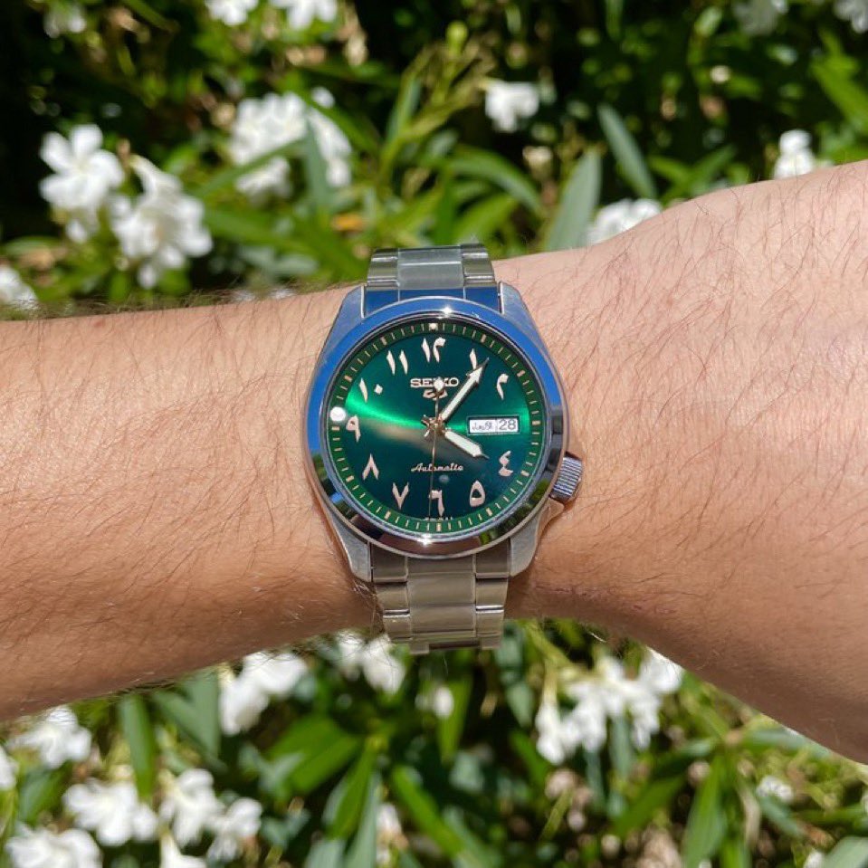 _IsK__'s tweet image. Il n’y a vraiment aucun rapport mdrrrrrrrrrrrrr
Bracelet et cadran rolex pour une seiko + pas de nom de marque ni rien
Y’a trop de choses à dire