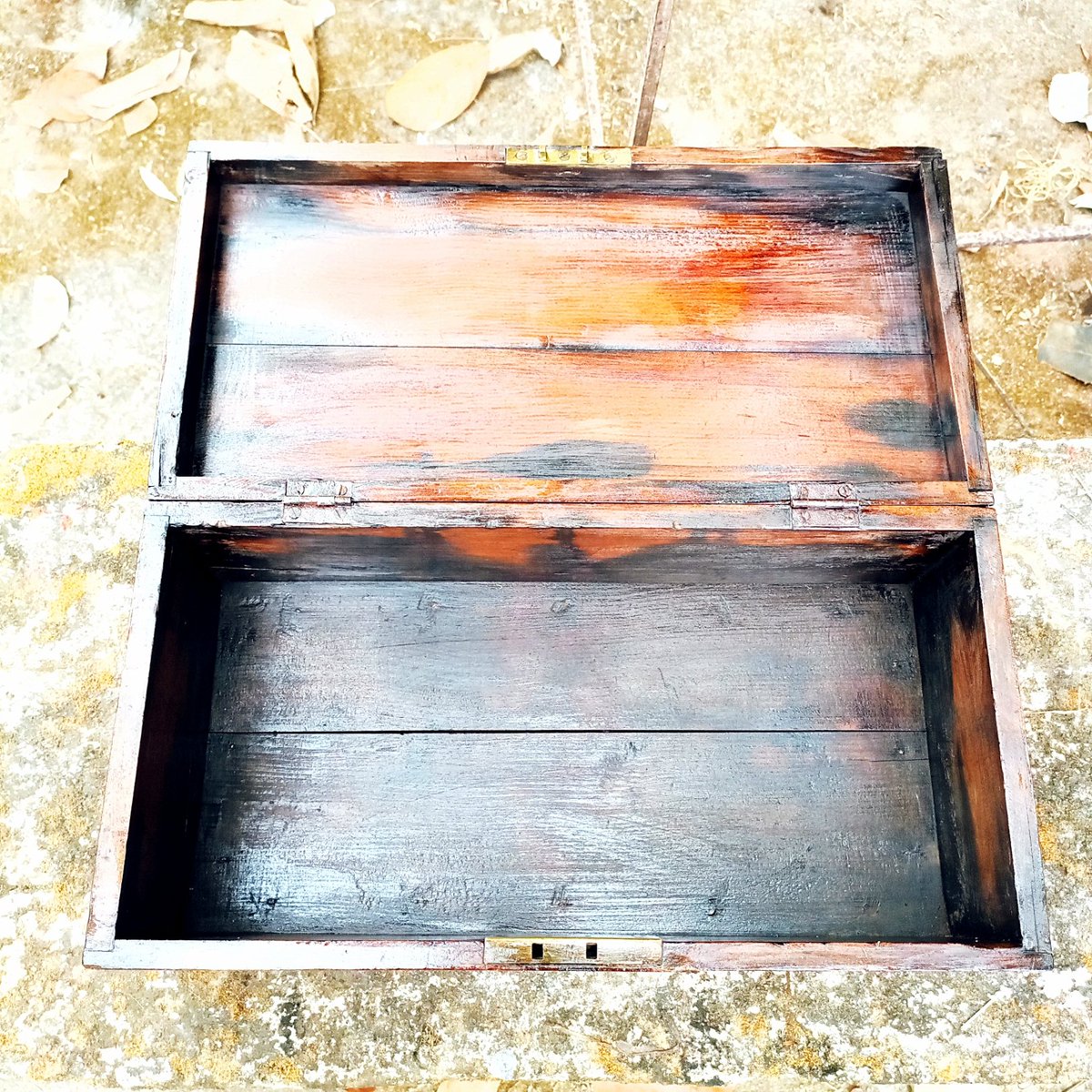 Veronicdsouza's tweet photo. My Idea of a Good Time, THRIFT SHOPPING!!!!!!๐
A Haven for Vintage Decor..
Found these Stunning Pieces of Teak Wood Treasure Chest Box...
Super Super Excited!!
Good Morning, Everyone!๐๐ผโโ๏ธ
#Thrift #woodChestBox
#VintageBox #woodworking
#Thriftshopping https://t.co/sxgz1Kg1vB