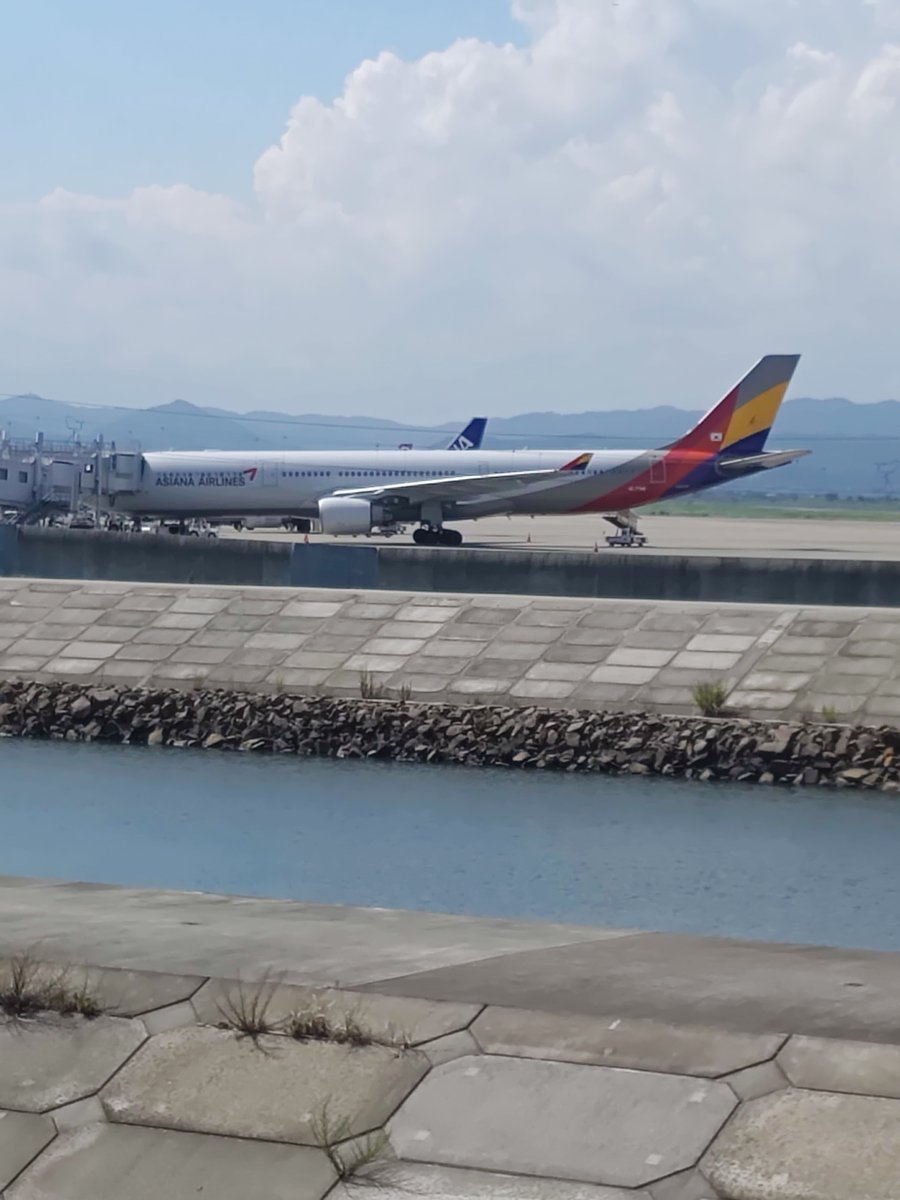 k500ssm30's tweet photo. #400FOUR
仙台空港 https://t.co/nG6xxuDyVf