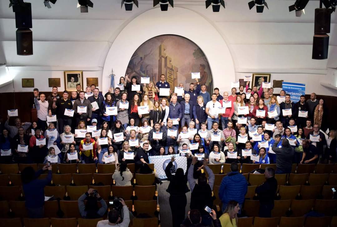 #TURISMOCGT #CAPACITACIONCGT Encabezado por ACUÑA, BARRIONUEVO, SOLARI y GENEIRO se cerró el 1° Ciclo de Encuentros de TURISMO SINDICAL, SOCIAL y COMUNICACIÓN en el Felipe Vallese de CGT. <a href="/sugaracapital/">S.U.G.A.R.A.</a> <a href="/SugaraChubut/">GUARDAVIDAS SUGARA</a> <a href="/uthgracapacita/">Capacitación UTHGRA</a> <a href="/cgtoficialok/">CGT</a> 
facebook.com/share/p/oJygU2…