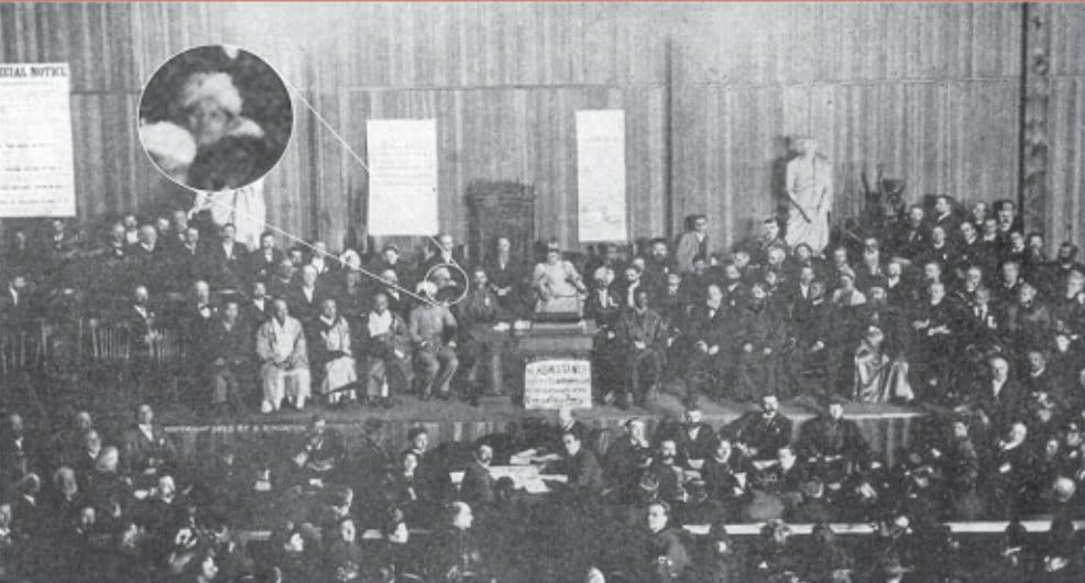 Abvp4Awadh's tweet photo. आज ही के दिन वर्ष 1893 में स्वामी विवेकानंद जी ने शिकागो में अपने भाषण से समस्त विश्व को भारत की समृद्ध संस्कृति विरासत का दर्शन करवाया था।

शिकागो में स्वामी विवेकानंद जी के ऐतिहासिक भाषण की 131वीं वर्षगांठ पर उन्हें कोटि-कोटि नमन।... https://t.co/iBGnAhVNTk