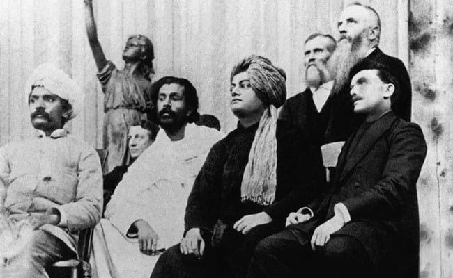 Abvp4Awadh's tweet photo. आज ही के दिन वर्ष 1893 में स्वामी विवेकानंद जी ने शिकागो में अपने भाषण से समस्त विश्व को भारत की समृद्ध संस्कृति विरासत का दर्शन करवाया था।

शिकागो में स्वामी विवेकानंद जी के ऐतिहासिक भाषण की 131वीं वर्षगांठ पर उन्हें कोटि-कोटि नमन।... https://t.co/iBGnAhVNTk