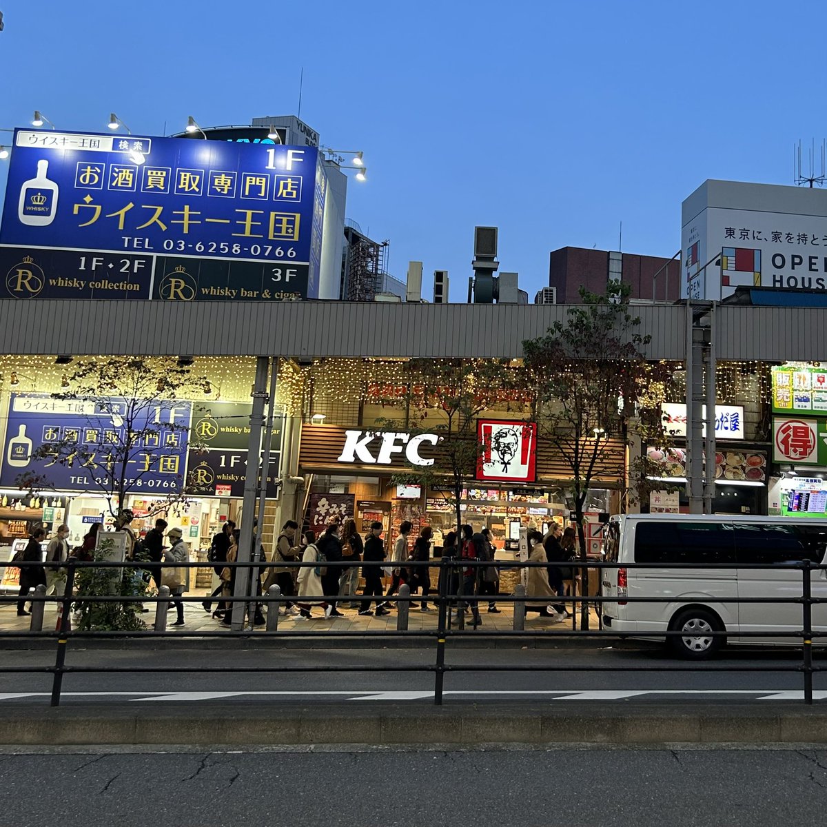 peacearhpn's tweet image. ก็เลิกกันแล้ว ให้มันจบ ๆ ไป #peacearhpn