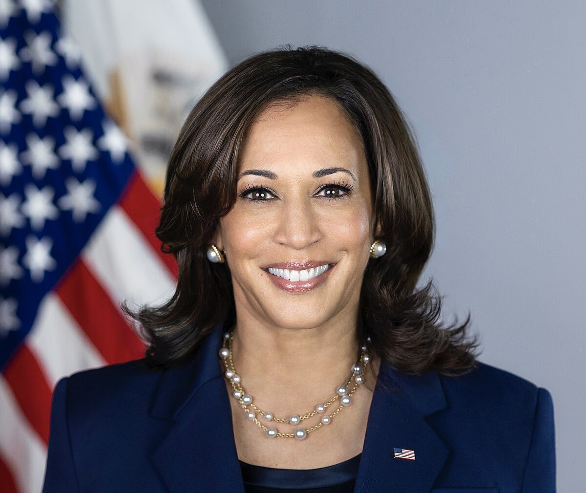 PopBase's tweet image. Kamala Harris made ‘The Man’ by Taylor Swift her exit song at her post-debate speech tonight.