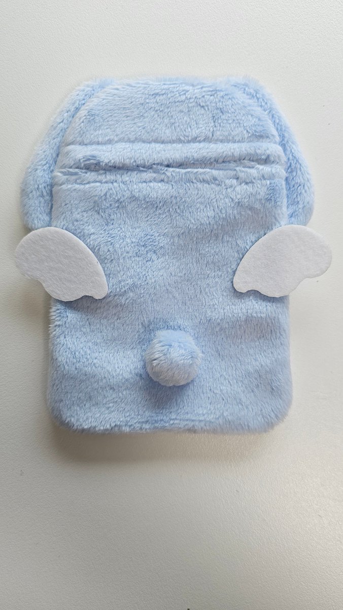 털원단 외에 펠트원단이나 파츠 부착이 필요한 도안도 진행 가능합니다👍
#털포카홀더 #털홀더 #털로더 #털포카 #포카홀더