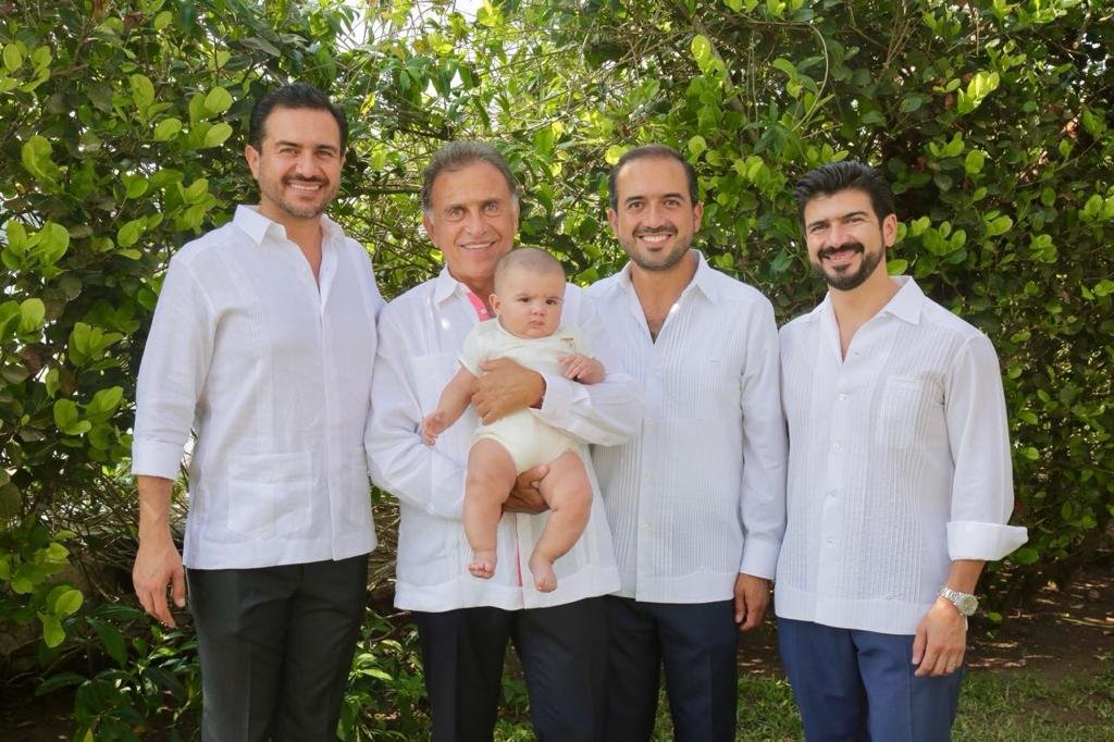 PFifiona's tweet image. Ni perdón ni olvido a esta familia de traidores...