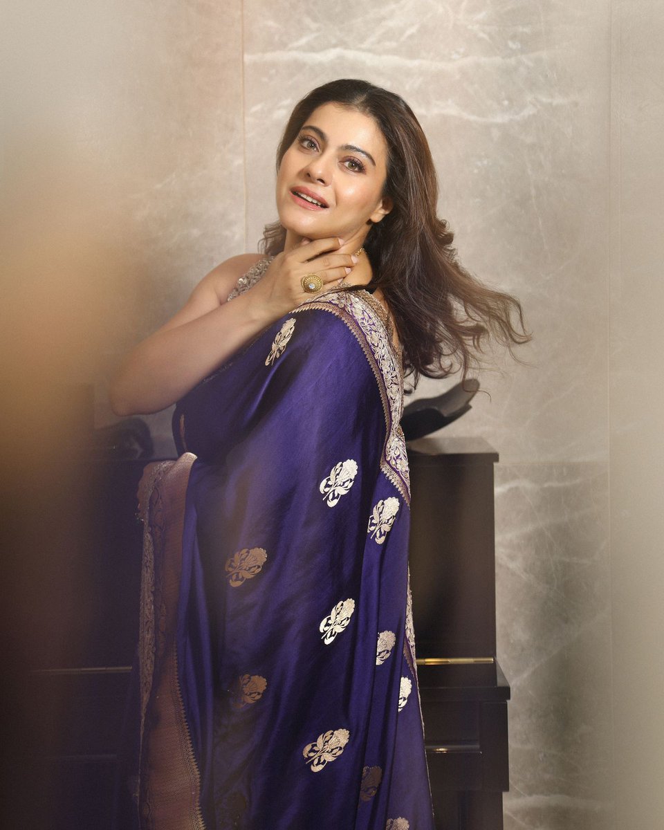 AapkhaBollywood's tweet photo. Kajol 💜 Gorgeous 
#Kajol https://t.co/WjYcnZ7rXd