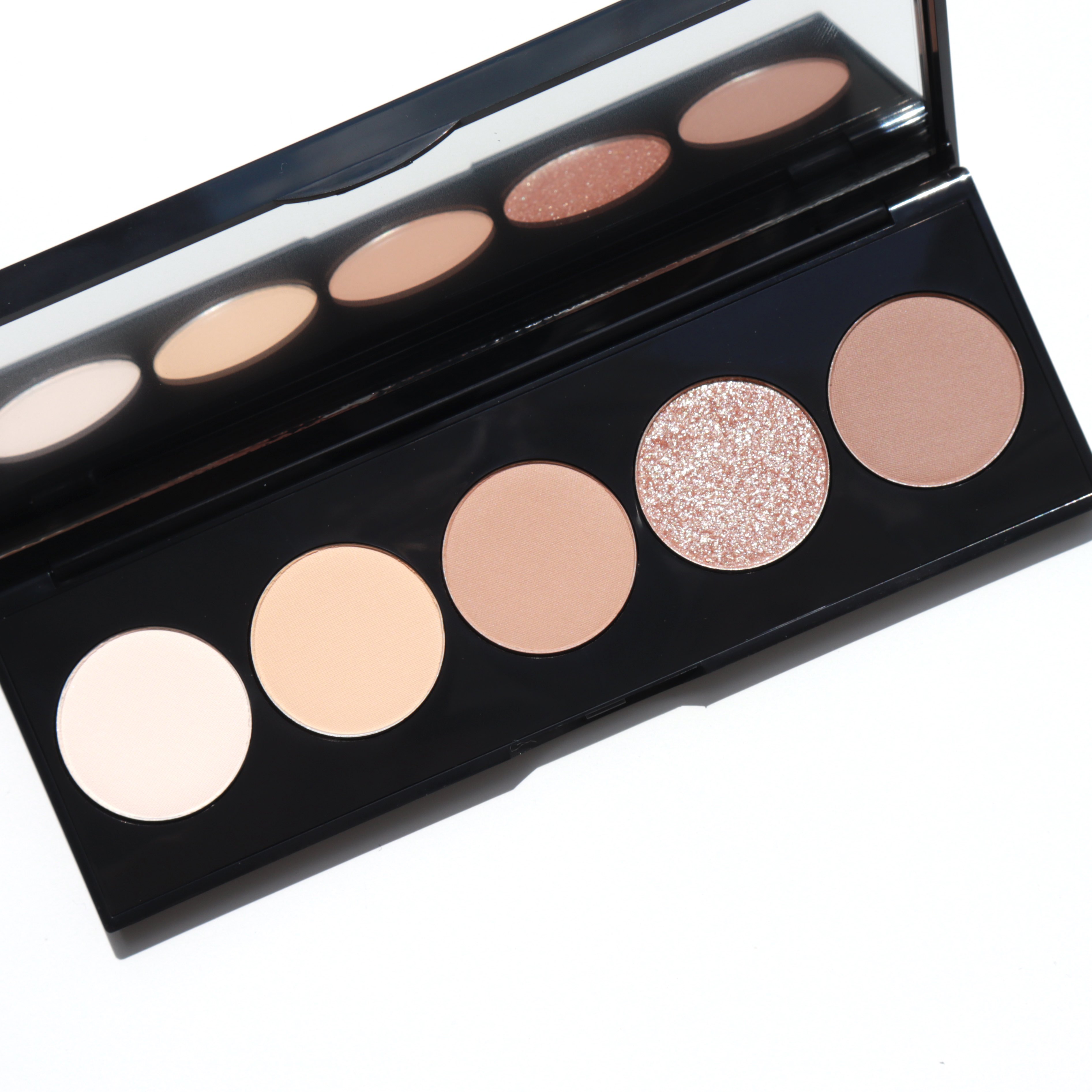 BOBBI BROWNヌードアイシャドウパレット オパール 禍々しい BOBBI BROWNヌードアイシャドウパレット オパール 禍々しい