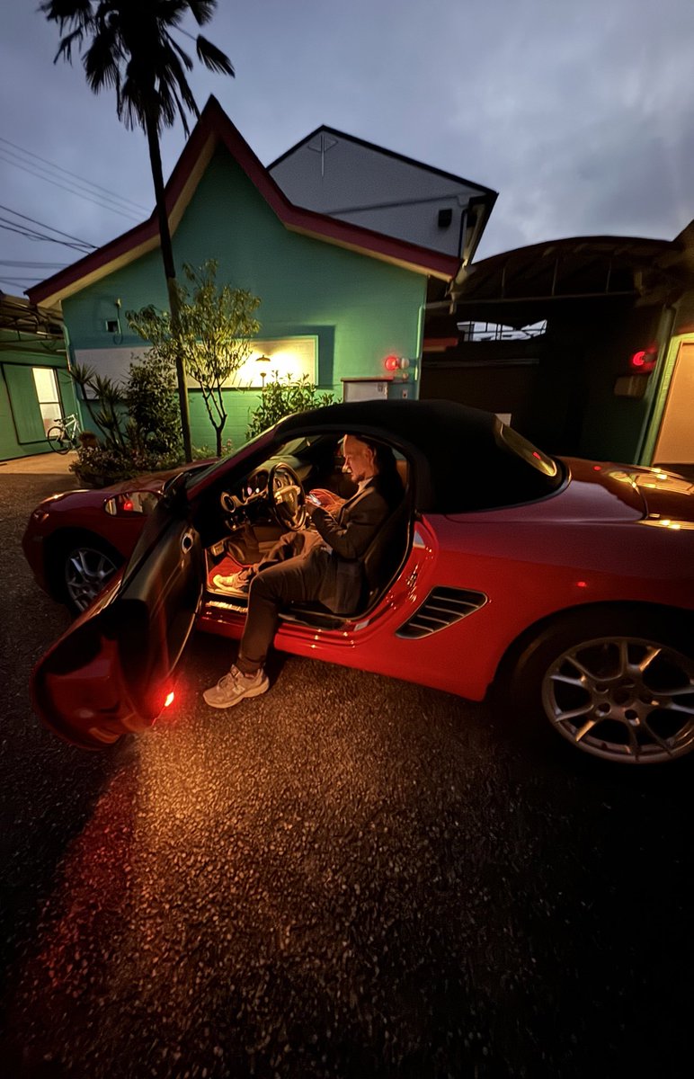 Quuuuuuuui's tweet image. 🌬️New song
Beautiful Criminal out now
.
.
DÉ DÉ MOUSEさんとのコラボ曲です!
ポルシェ飛ばして撮影しました ぜひ
.
youtu.be/pA37MUCOYyY