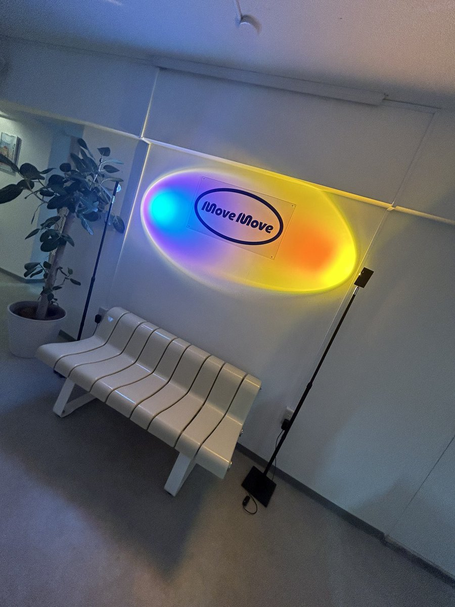 pusanjimin13's tweet image. 昨日は、日比谷の行きたかったブルー💙のケーキが、あるカフェ☕️と、新大久保に最近新できた、映像のカフェのハシゴをしてきました。カフェでは、カイマクってパンが、後からオススメだと気づく🤗飲み物が、たっぷりサイズだった。
#THEBLUE
#movemove