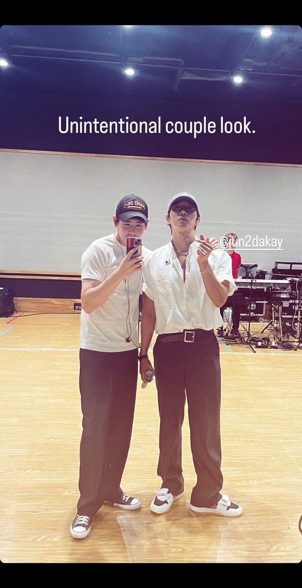 Su10757222's tweet photo. No one needs to ship them. Khun sails their ship himself.Hey bro,you never escape honeymoon couple era  😂😂 https://t.co/1MQEzzLKGJ