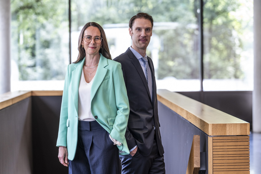 Ebenfalls nominiert ist Team II, bestehend aus Prof. Dr. Björn Ommer und Dr. Anna Lukasson-Herzig mit ihrem Projekt „Demokratisierung Generativer KI - Stable Diffusion von der Entwicklung in die Praxis“.

#DeutscherZukunftspreis #DeutscherZukunftspreis2024 #DZP #DZP2024