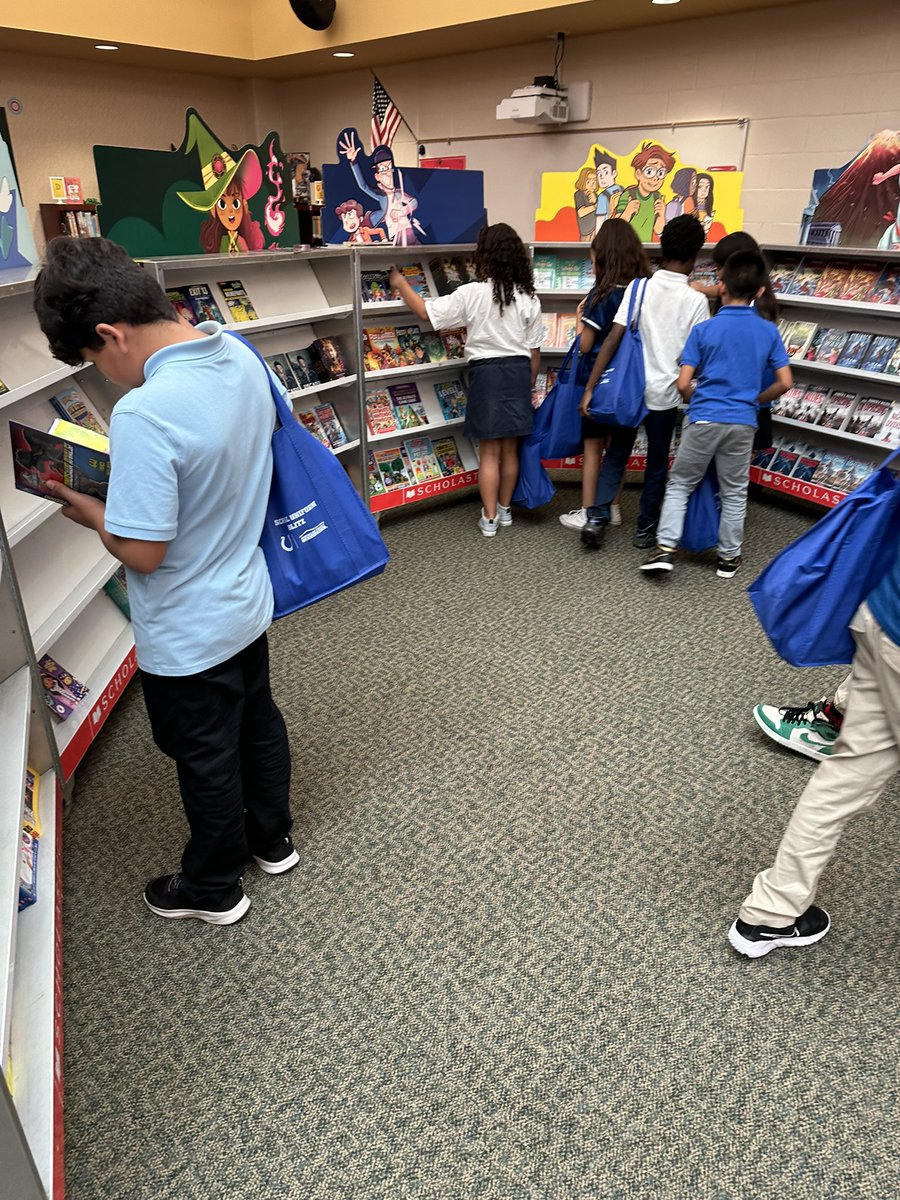 Eastbrook Elementary (@ees_msdpike) on Twitter photo We are so grateful that the <a href="/Colts/">Indianapolis Colts</a> provided our students with uniforms and a book fair! Thank you for making a difference in our community!
<a href="/coltscommunity/">Colts Community</a> We are so grateful that the <a href="/Colts/">Indianapolis Colts</a> provided our students with uniforms and a book fair! Thank you for making a difference in our community!
<a href="/coltscommunity/">Colts Community</a>
