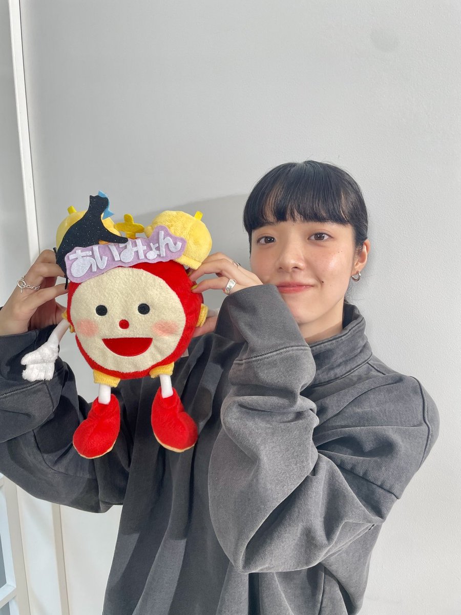 あす12日(木)の #めざましテレビ エンタメPick Up☝️
5枚目のアルバム「#猫にジェラシー」をリリースした #あいみょん さんに #鈴木唯 アナがインタビュー🎤歌詞にちなんだトークをしていると思いがけず恋愛トークに…🤭❣️

☆内容変更の際はご了承下さい