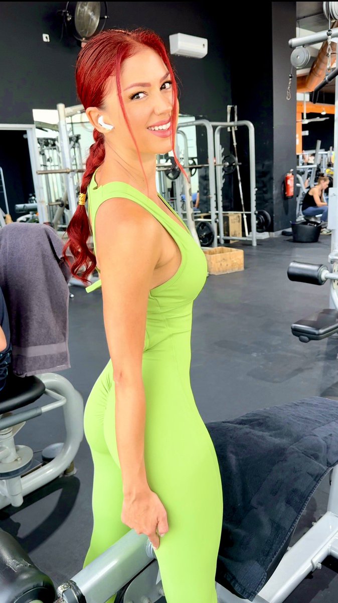 instagram.com/reel/C_xZq7xNH…