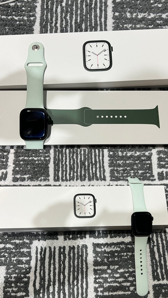 Mau aku jual guys kalau ada yg mau bisa chat aku ya 😬😬 

Apple watch series 7 aku beli tahun 2022