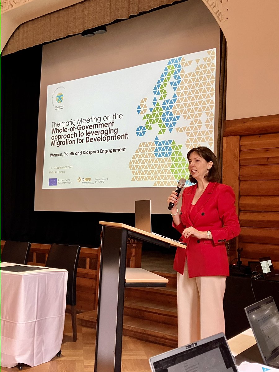 At the #KhartoumProcess meeting in 🇫🇮 Diana delivered the keynote, expanding the #diaspora bridge metaphor: 

🧱foundations: plural identity &amp; heritage
🏛️pillars: family &amp; community
🪵 planks: path to move ideas &amp; resources
📄abutments: policies for enabling environments 

🌉