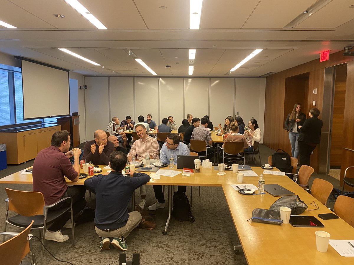 chr_reinhardt's tweet image. We had a truly amazing first day of our WCM-Essen-Cologne-Frankfurt Lymphoma meeting. Thank you so much @LabMelnick for your hospitality and amazing discussions. We had a blast! @HamatologieUk @UniklinikEssen @MedEssen 