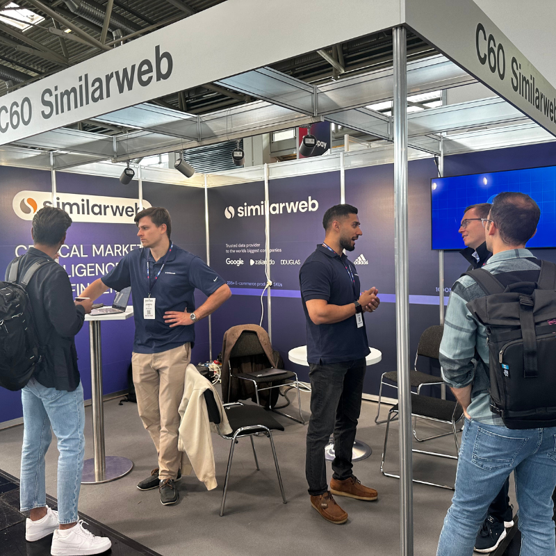 Hallo Similarweb 👋 

Similarweb provide insights for any website, app, industry and market. Ask them how they offer decision-makers with the most reliable data, delivering 360° visibility into the digital world by stopping by C60 on the #SeamlessEU expo floor.
