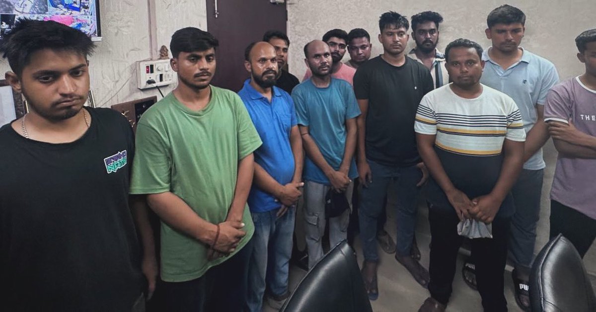 GuwahatiPol's tweet photo. A CGPD team from Paltan Bazaar PS busted a racket of online betting after it picked up bettors who were found actively gambling online at the ongoing T20 Assam Cup Cricket in Nehru Stadium. Later on, the bettors have been arrested.

1/4 https://t.co/93H5y3vSRb