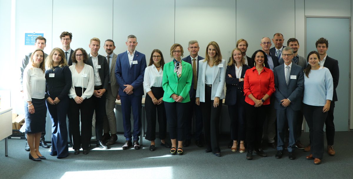 Transport_EU's tweet photo. Chaired by DG @MagdaKopczynska, #RLCF Alliance High Level Steering Group kicks off next phase of implementing an ambitious project pipeline boosting renewable and low carbon fuels ✈️🚢Mobilisation of private & public capital🔑in the months to come. https://t.co/EOGnxvyGYt