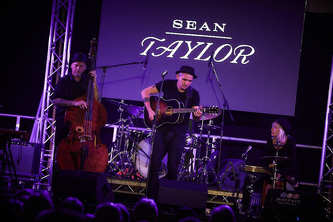 Black Cat Music Prom (@blackcatmusicpr) on Twitter photo Tomorrow night we are delighted to welcome <a href="/SeanTaylorsongs/">Sean Taylor</a> to the <a href="/the_betsey/">The Betsey Trotwood</a> with support from Paul Lush from Danny and the Champs.
Canβt wait. Link to tickets in bio π Tomorrow night we are delighted to welcome <a href="/SeanTaylorsongs/">Sean Taylor</a> to the <a href="/the_betsey/">The Betsey Trotwood</a> with support from Paul Lush from Danny and the Champs.
Canβt wait. Link to tickets in bio π