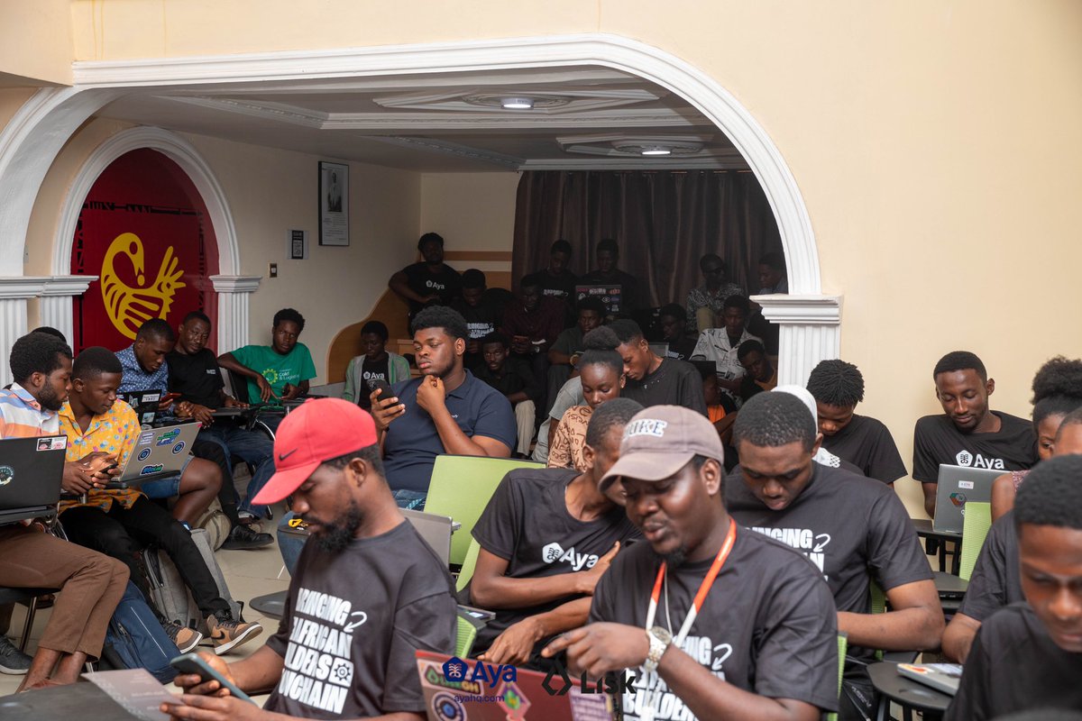 WikicatStalwart's tweet image. Well, super full house at Mandela Hall as builders got ready to learn about the 

#LiskXAyaRoadshow
#onchainBuildersProgram.

Shoutouts to everyone here….and to 
Community partners like @gctuonline @mowblox @GirlsBlockchain and DCCA.

Magical moments.